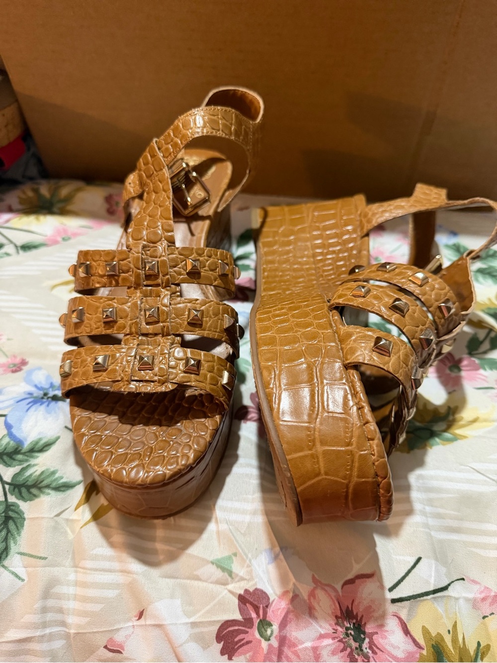 Vince Camuto Tan Croc-Embossed Studded Platform Sandals
